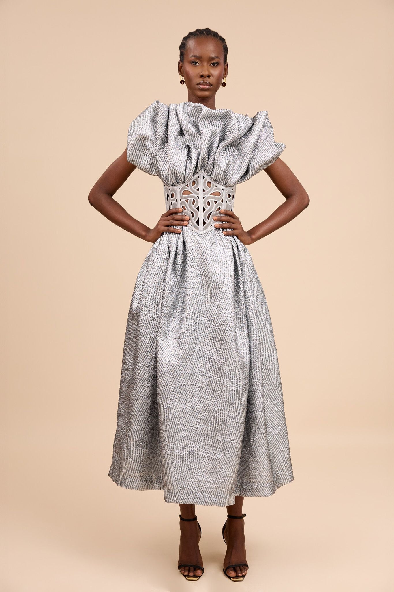 silver dress on brown skin The Best Dress Color For Dark Skin Female: 29 Beautiful Ideas